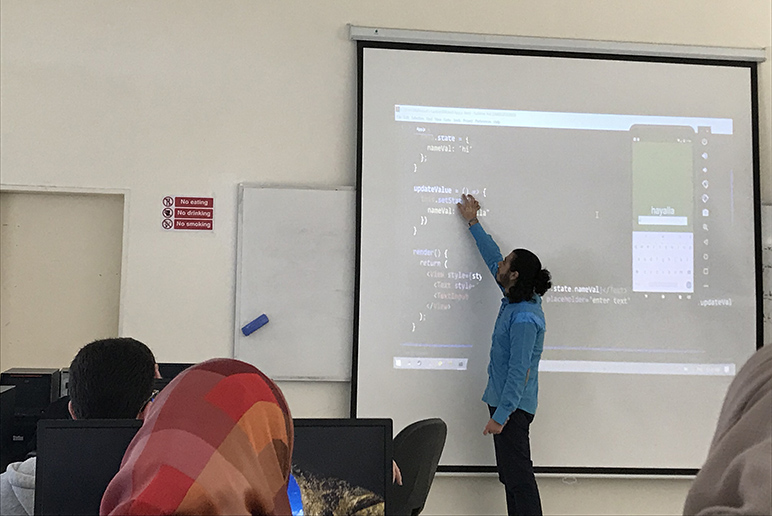 Mobile programming workshop at RHU helps students develop their skills in using React Native at RHU