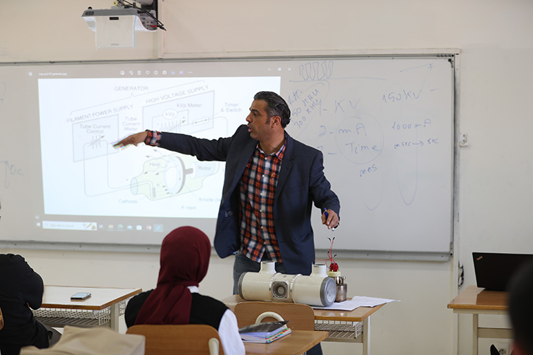 RHU workshop explores X-Ray technology for biomedical engineering students